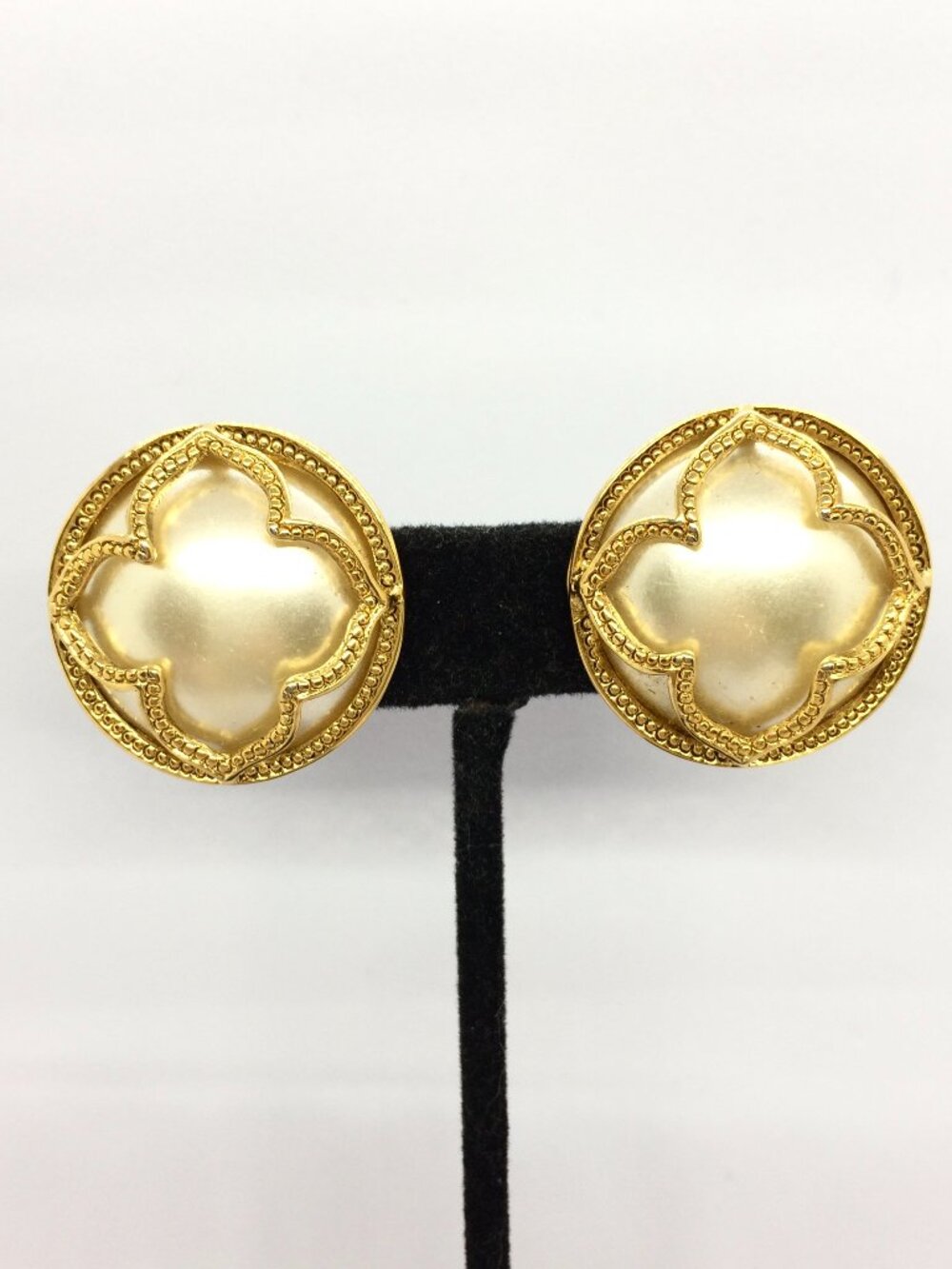 VINTAGE CLOVER CLIP Earrings Gold Tone Faux Pearl 80s Statement Quiet Luxury